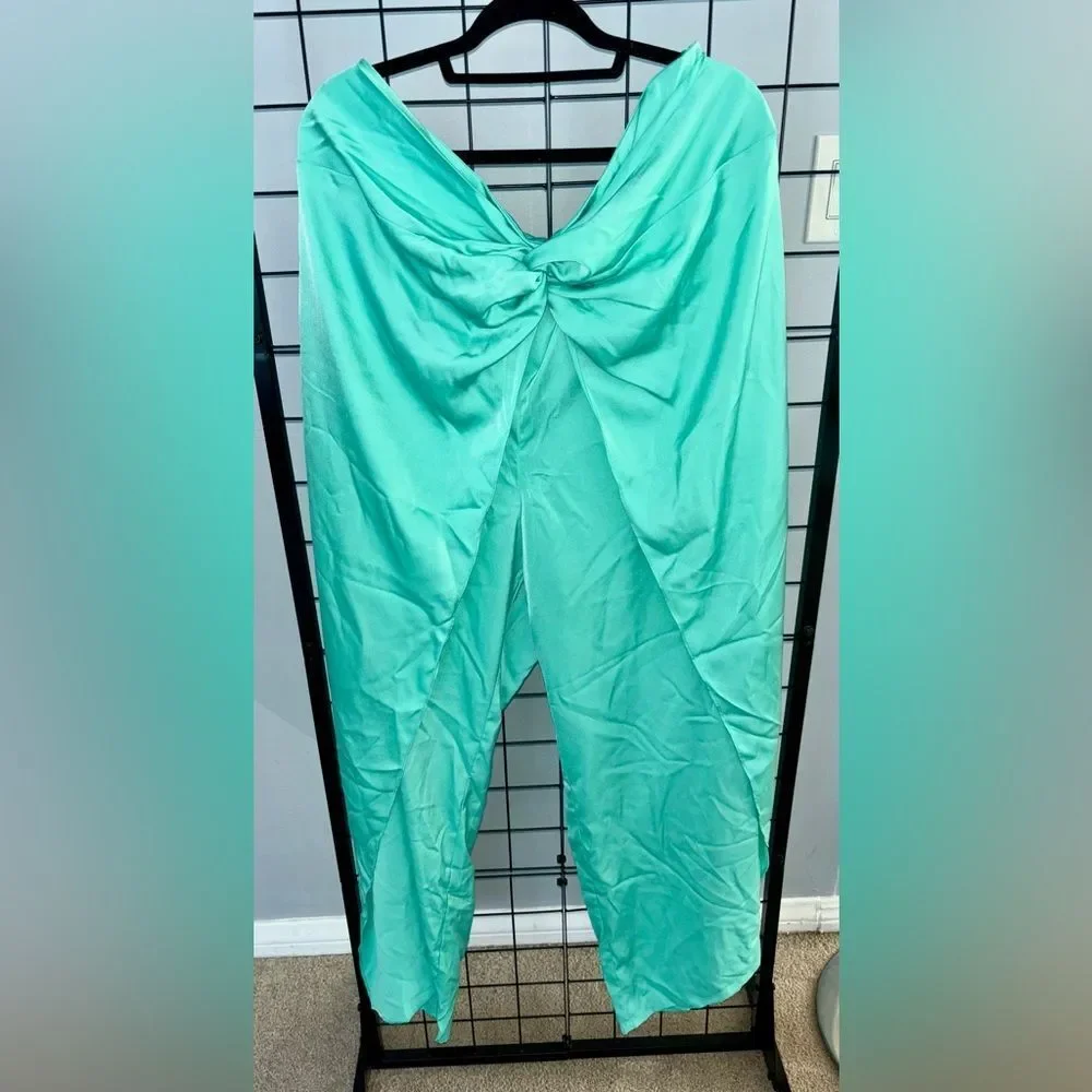 Fashion to Figure plus size seafoam green overlay wide leg pants NWT - Picture 1 of 6